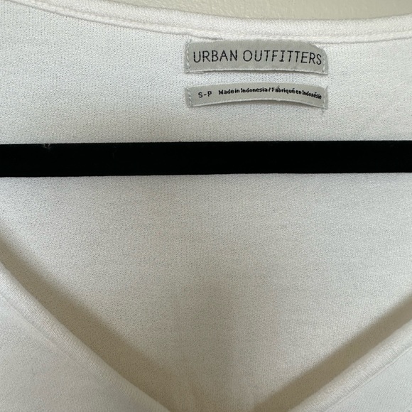 Urban outfitters white crop top size small - Picture 3 of 3